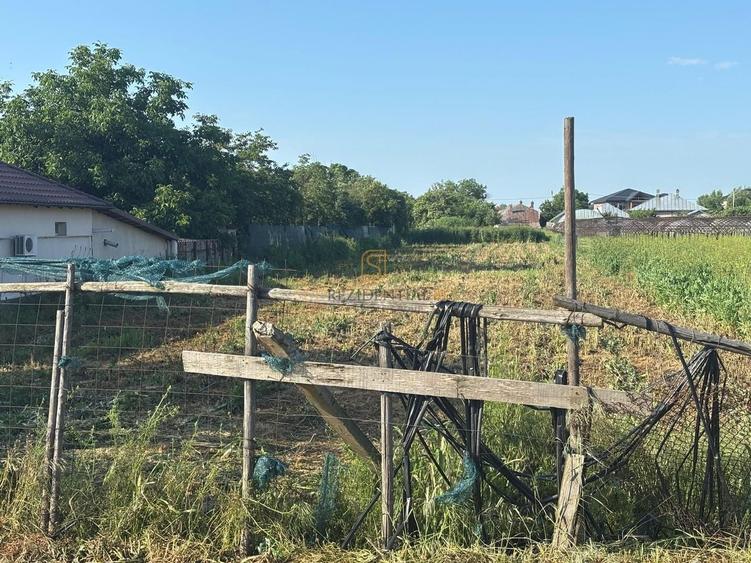 Teren Construcții intravilan de 1562 mp, în Vidra