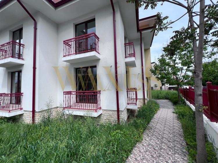 Casă individuală cu 10 camere cu Canalizare în Zorilor