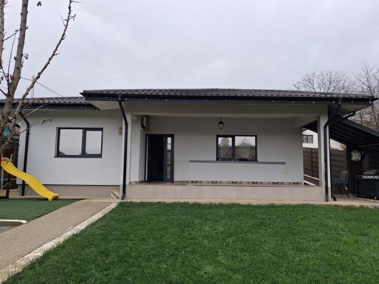 Casă individuală cu 4 camere decomandat cu Teren 457 Mp în Rediu