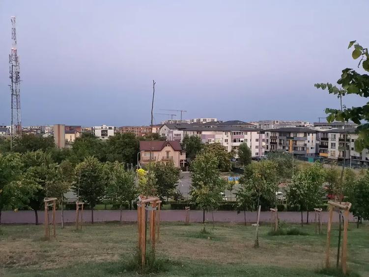 Apartament cu 3 camere decomandat în Theodor Pallady