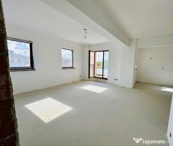 Apartament cu 3 camere decomandat în Aviației