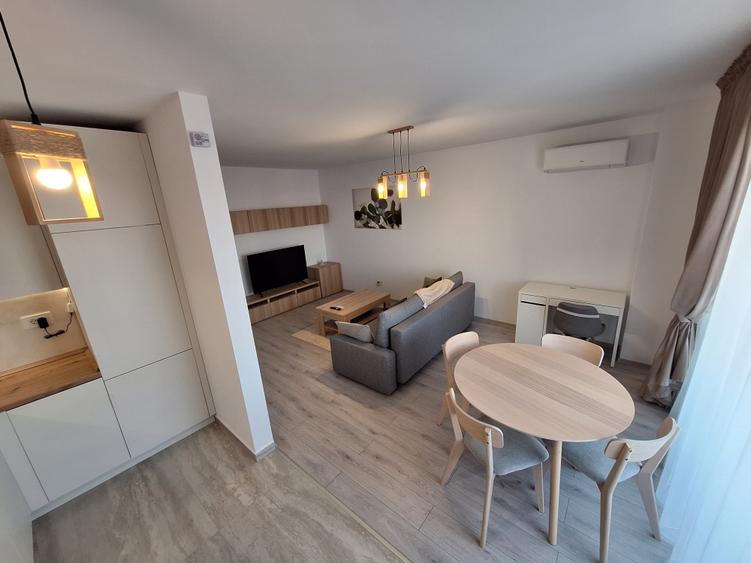 Apartament cu 2 camere decomandat, mobilat în Aradului