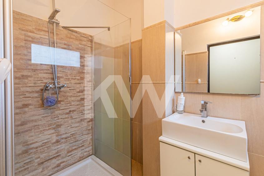 Apartament cu 4 camere decomandat, mobilat în Sânpetru