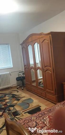 Apartament cu 2 camere decomandat în Tei