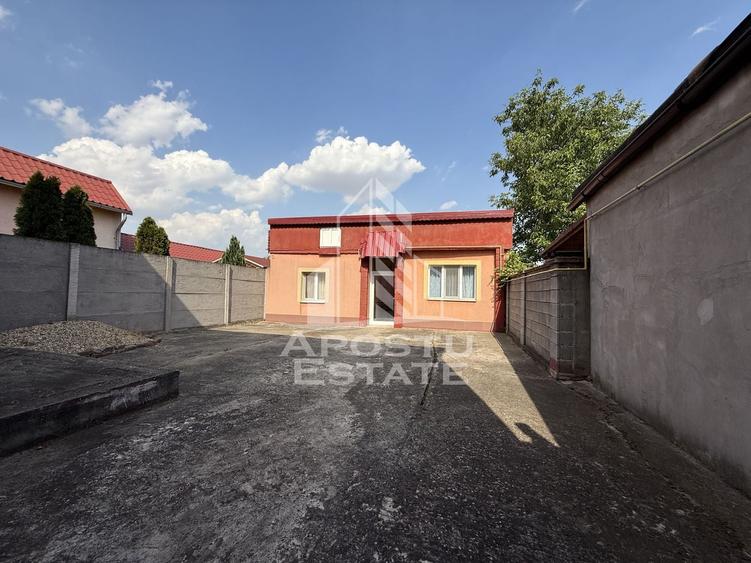 Casă individuală cu 6 camere cu Canalizare în Ghirodei