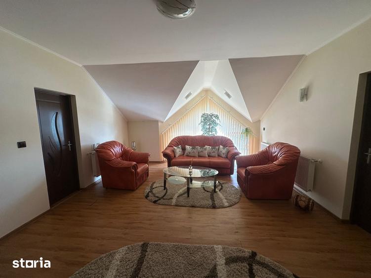 Casă cu 4 camere cu Teren 953 Mp în Păulești