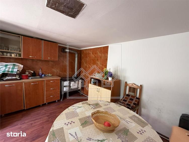 Casă cu 4 camere cu Teren 1418 Mp în Șeica Mare