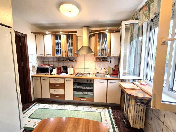 Apartament cu 2 camere semidecomandat, mobilat în Rogerius