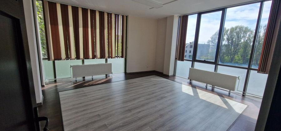 Spațiu comercial, de 240 mp, în Faleza Nord
