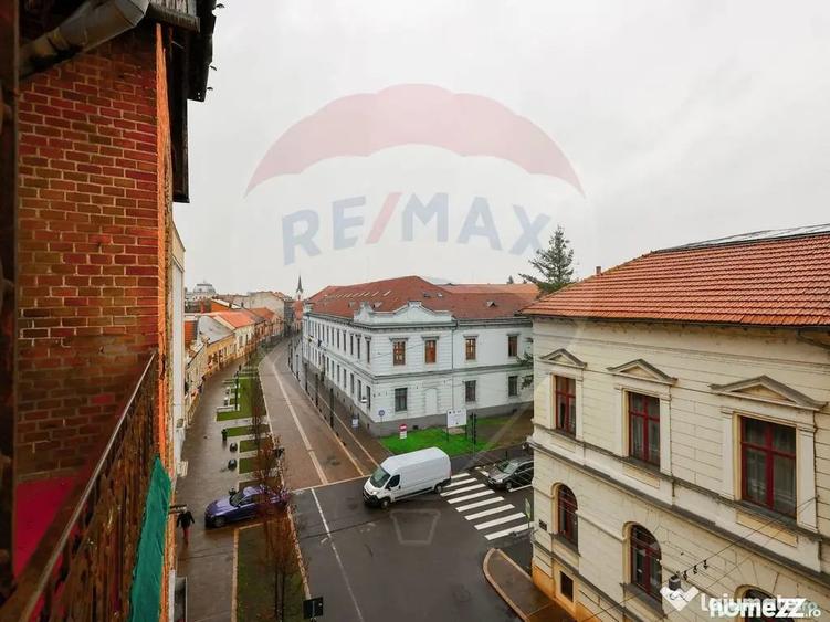 Apartament cu 5 camere decomandat în Ultracentral