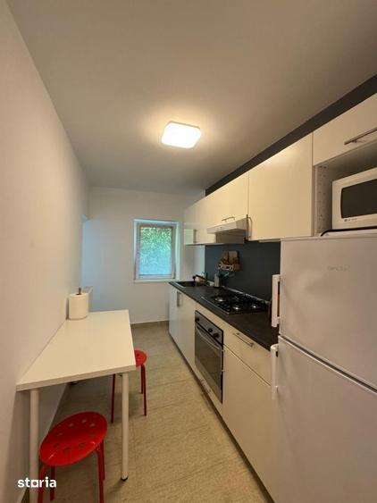 Apartament cu 2 camere semidecomandat, mobilat în Cotroceni