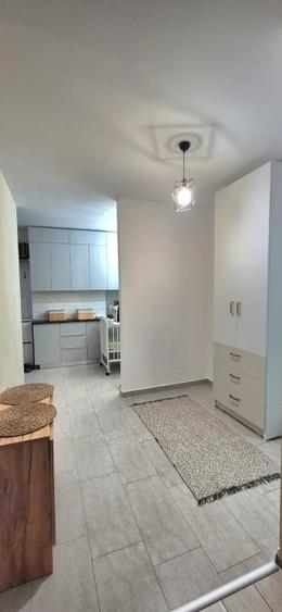 Apartament cu 2 camere semidecomandat, mobilat în Titan