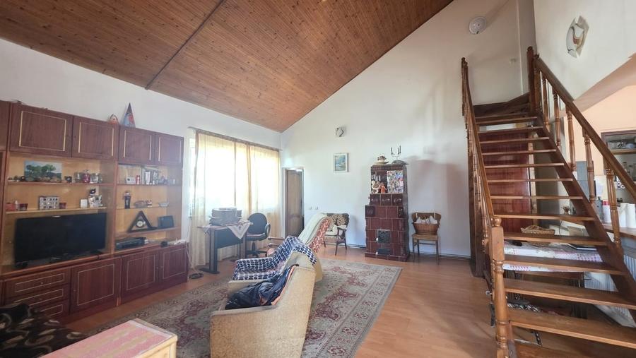 Casă cu 4 camere cu Teren 360 Mp în Grădiștea