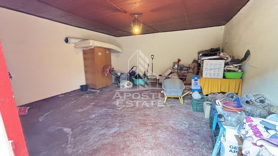 Casă individuală cu 4 camere cu Canalizare în Giarmata