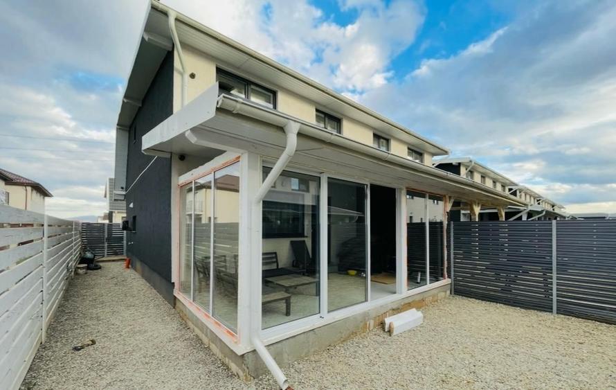 Duplex cu 4 camere cu Canalizare în Tărlungeni