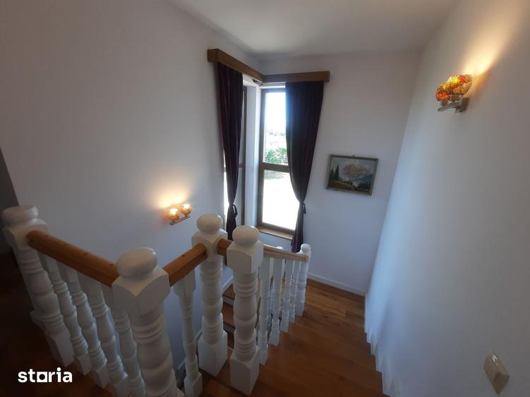 Casă cu 4 camere cu Teren 550 Mp în Mărtinești