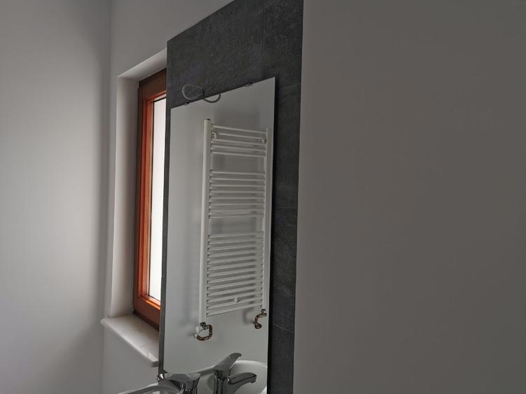 Duplex cu 5 camere cu Canalizare în Central