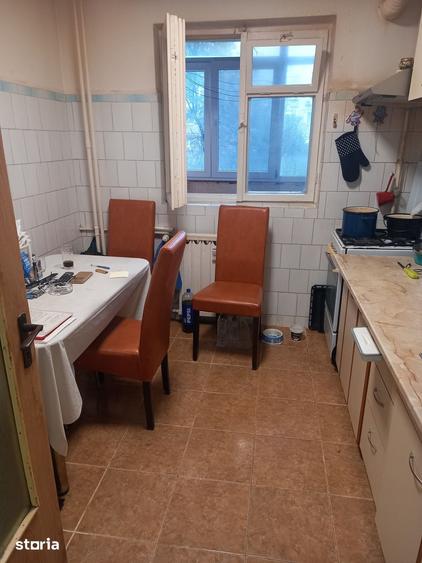 Apartament cu 3 camere în Rahova