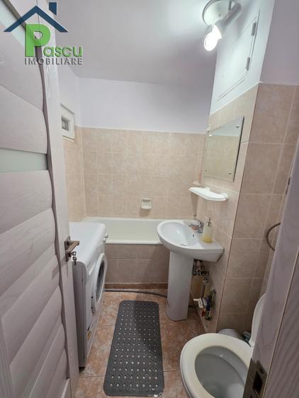 Apartament cu 3 camere decomandat, mobilat în Giurgiului