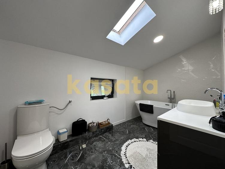 Casă cu 4 camere în Găneasa