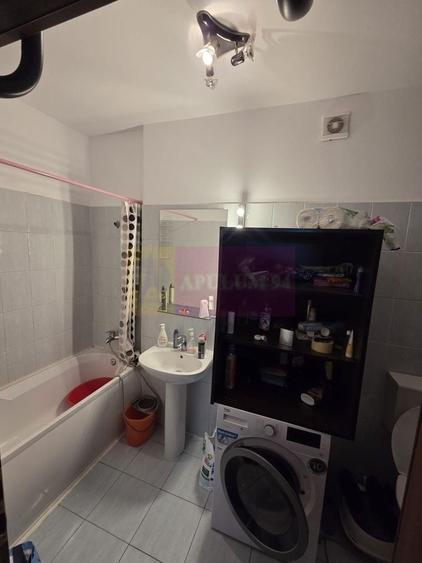 Apartament cu 3 camere decomandat în Titan