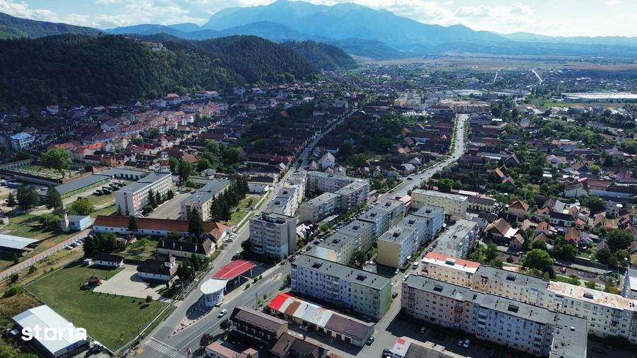Spațiu comercial, de 660 mp, în Cheile Râșnoavei
