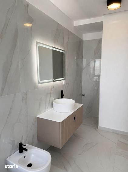 Casă cu 5 camere cu Teren 236 Mp în Exterior Vest
