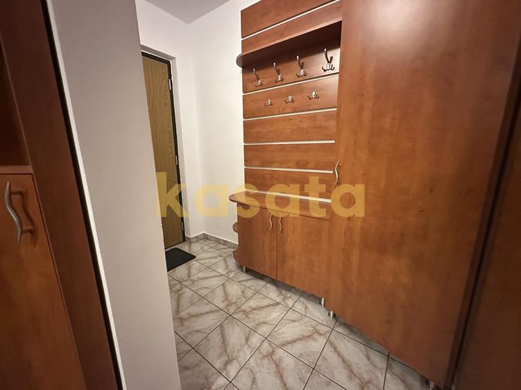 Apartament cu 3 camere decomandat, mobilat în Uverturii
