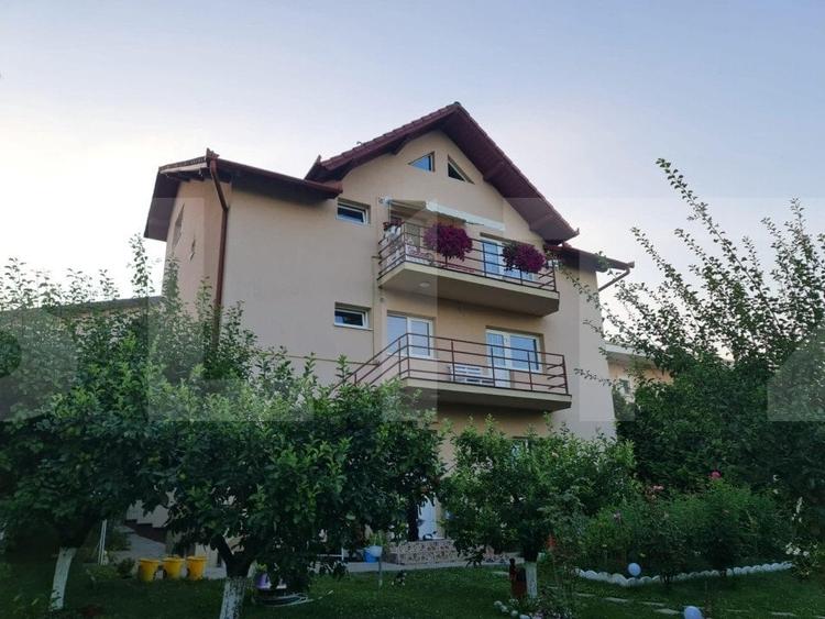 Casă individuală cu 9 camere cu Garaj în Făget
