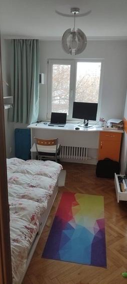 Apartament cu 3 camere semidecomandat în Gorjului