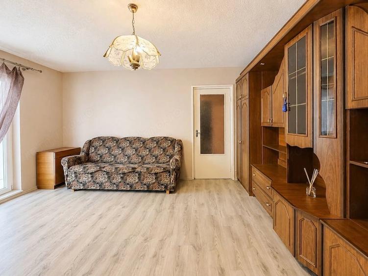Apartament cu 2 camere semidecomandat în Girocului
