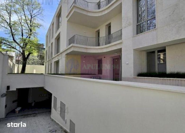 Apartament cu 4 camere decomandat în Ultracentral