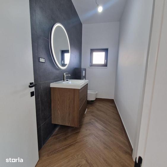 Casă cu 4 camere cu Teren 443 Mp în Balotești