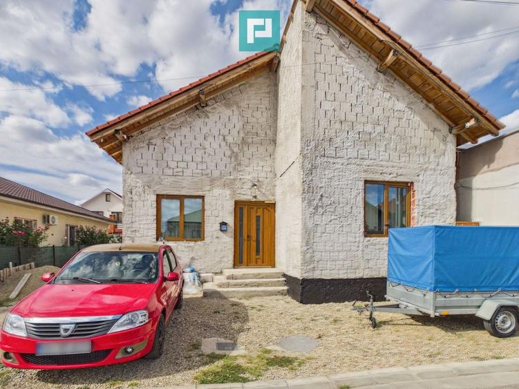 Casă individuală cu 3 camere cu Canalizare în Sânmartin