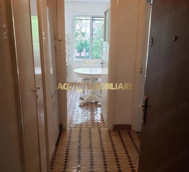 Apartament cu 2 camere semidecomandat, mobilat în Ștefan cel Mare