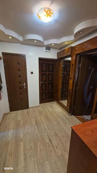 Apartament cu 3 camere decomandat în Cloșca