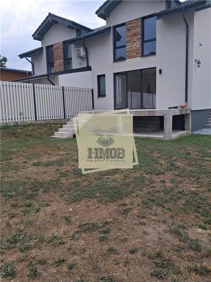 Duplex cu 3 camere cu Teren 250 Mp în Exterior Sud
