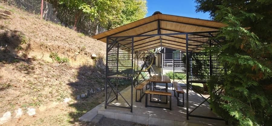 Casă cu Teren 800 Mp în Central