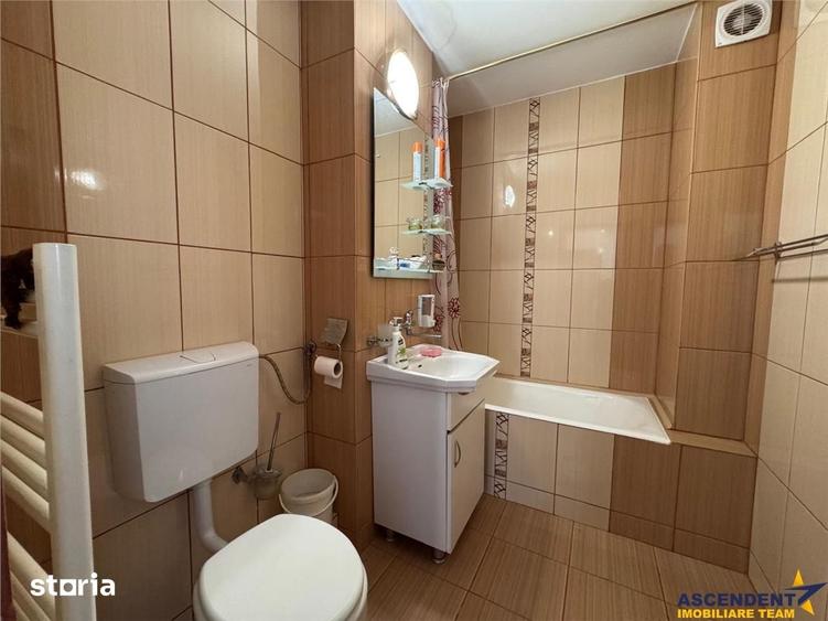 Luminos, decomandat, 3 camere, 2 bai, etaj2, Calea Sighisoarei, T - 12