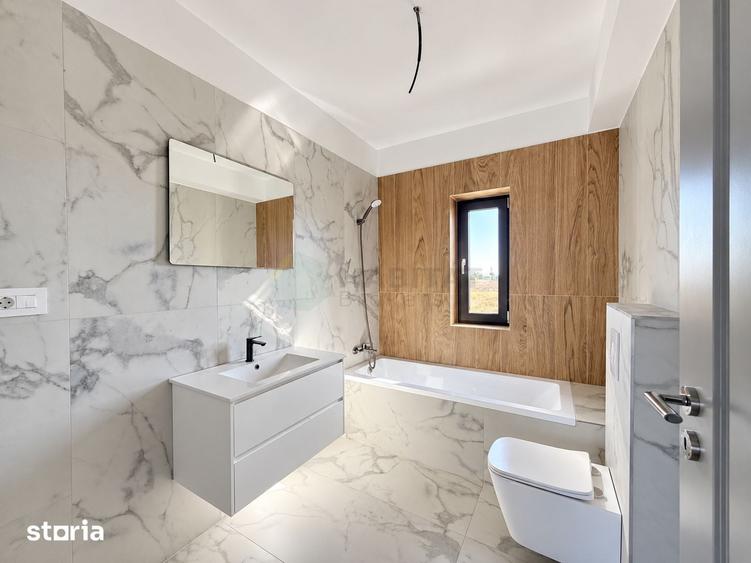 Casă cu 4 camere cu Teren 400 Mp în Central