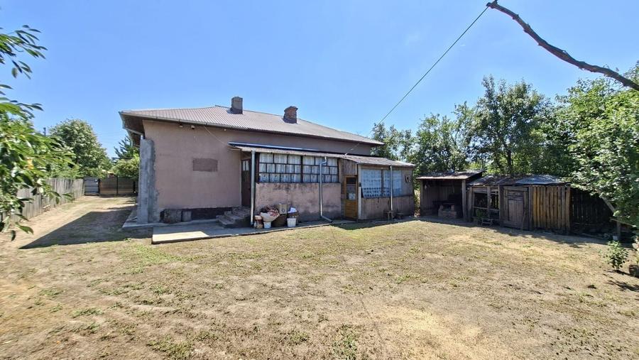 Casă individuală cu 3 camere cu Canalizare în Teiu