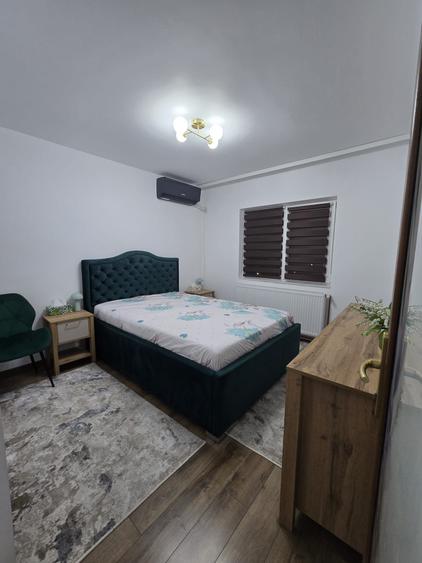 Apartament cu 3 camere semidecomandat în Craiovița Nouă