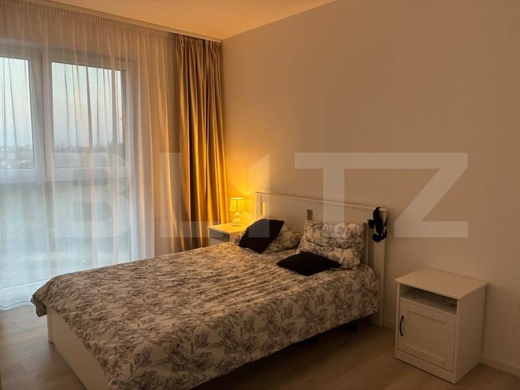 Apartament cu 3 camere semidecomandat, mobilat în Lipovei