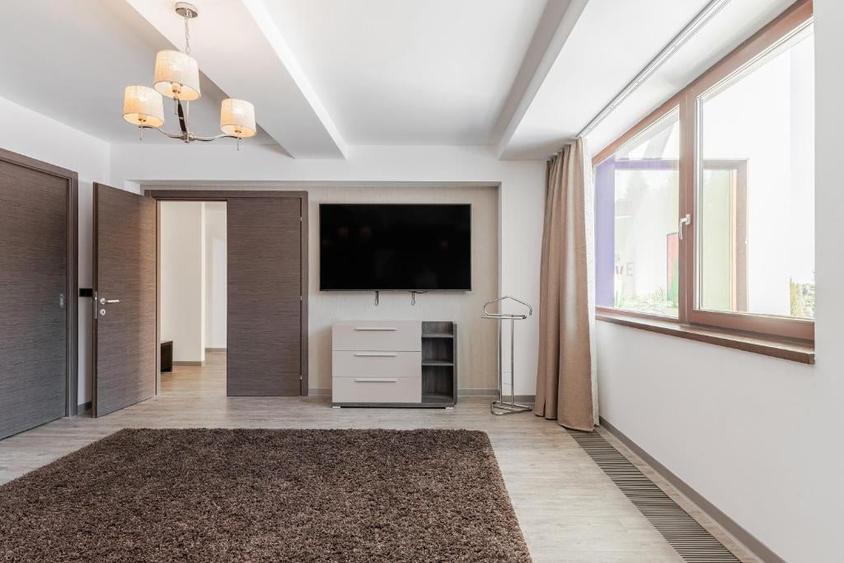 Penthouse cu 4 camere decomandat în Poiana Brașov