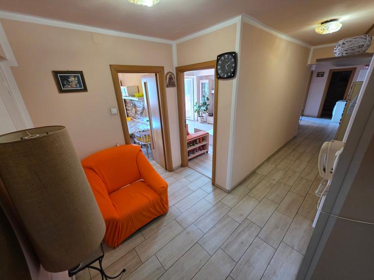 Apartament cu 3 camere decomandat în Doamna Ghica