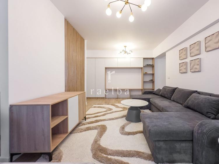 Apartament cu 3 camere semidecomandat, mobilat în Pipera