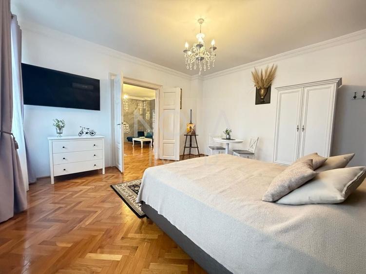 Apartament cu 3 camere semidecomandat, mobilat în Ultracentral