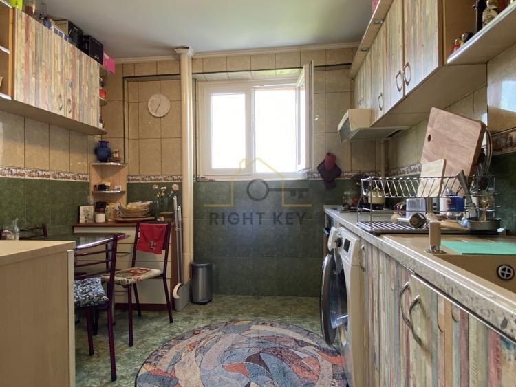 Apartament cu 3 camere semidecomandat, mobilat în Ștefan cel Mare