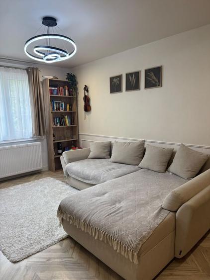 Apartament cu 3 camere semidecomandat, mobilat în Dristor