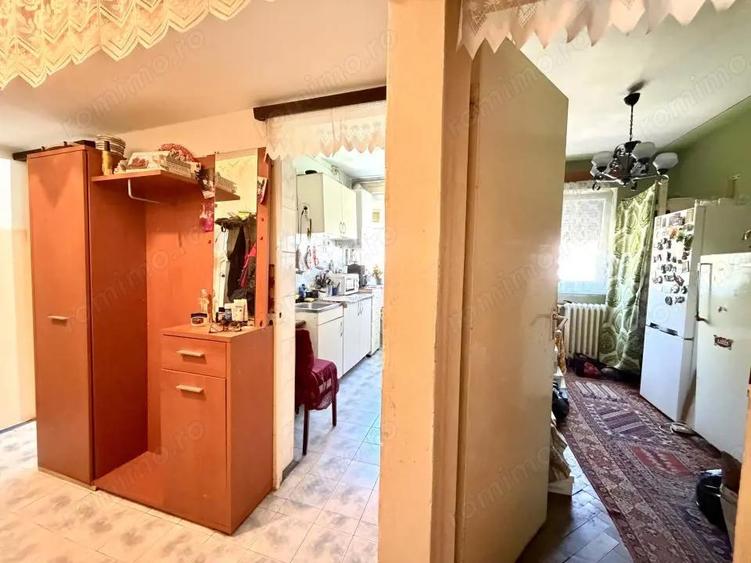 Apartament cu 4 camere semidecomandat, mobilat în Cetății